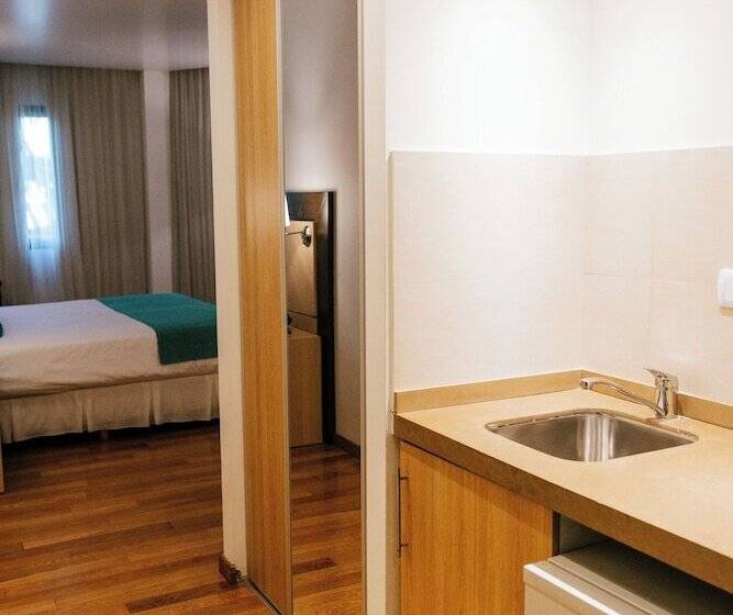 エクゼクティブルーム, Plaza Central Canning