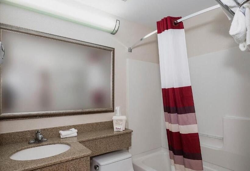 غرفة سوبيريور سرير كينج, Red Roof Inn & Suites Mt Holly  Mcguire Afb