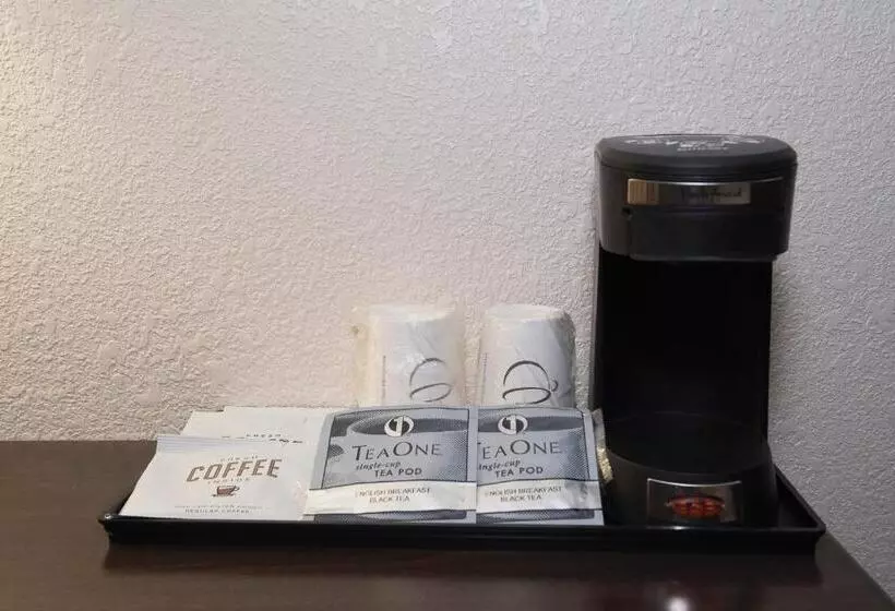 キングサイズベッドのスーペリアルーム, Red Roof Inn & Suites Mt Holly  Mcguire Afb