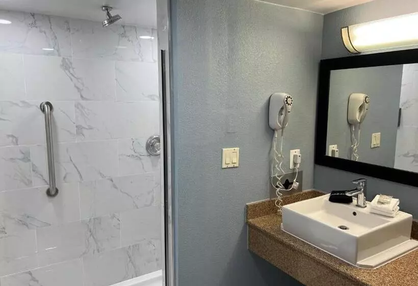 キングサイズベッドのスイートルーム, Red Roof Inn & Suites Mt Holly  Mcguire Afb