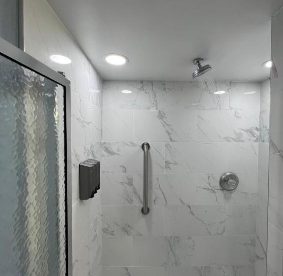 جناح سرير كينج, Red Roof Inn & Suites Mt Holly  Mcguire Afb