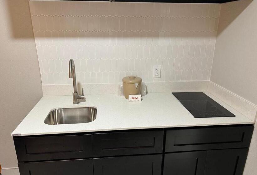 جناح سرير كينج, Red Roof Inn & Suites Mt Holly  Mcguire Afb