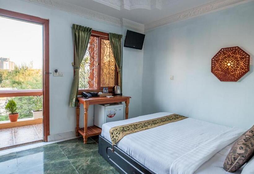 غرفة قياسية مزوَّدة بشُرفة, Rs Ii Guesthouse