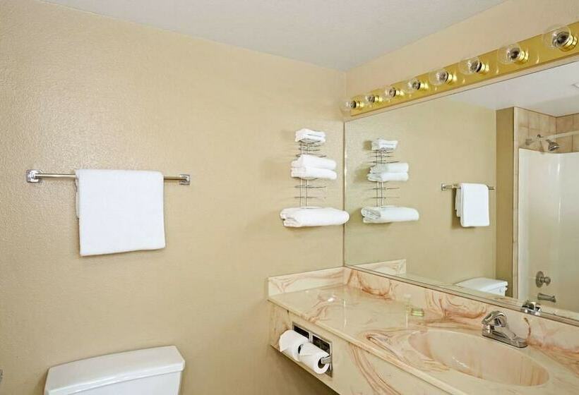 غرفه قياسيه سريرين مزدوجين, Topaz Lodge