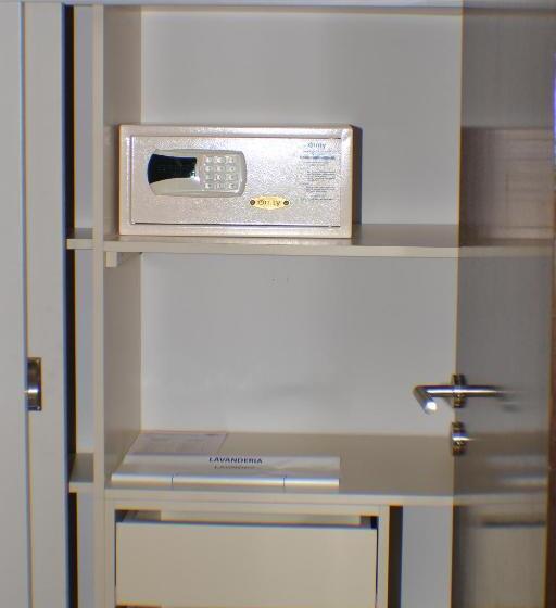 اتاق اجرایی, Kube Apartments Express