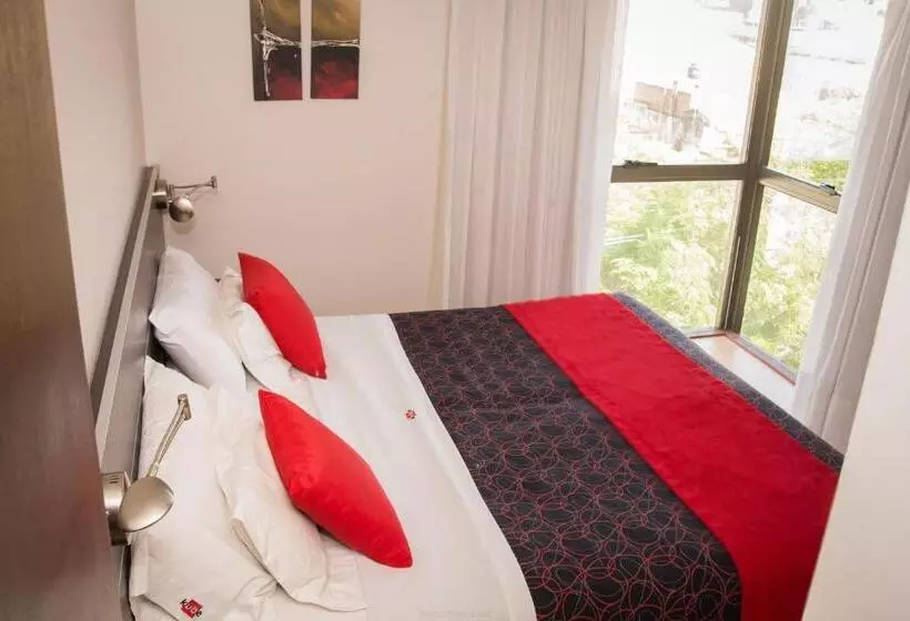 اتاق اجرایی, Kube Apartments Express