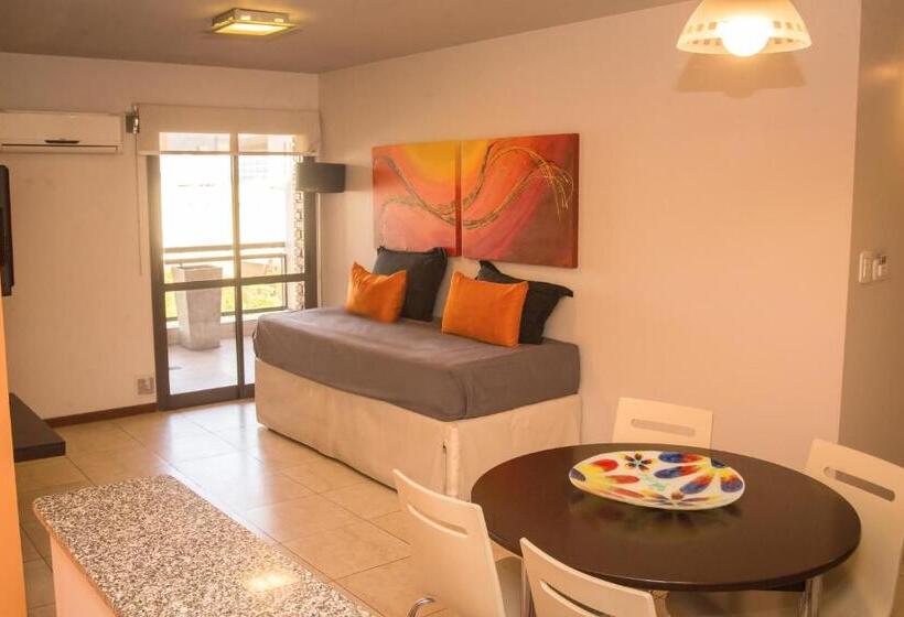 اتاق اجرایی, Kube Apartments Express