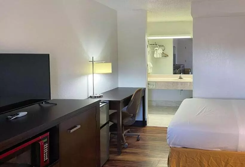 Deluxe-huone King-vuode, Motel 6 Fancy Gap Va