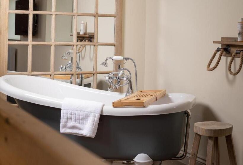 キングサイズベッドのデラックスルーム, Castle Inn