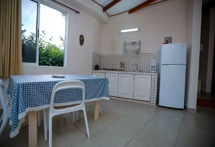 Villa 2 Makuuhuonetta Merinäkymä, Casitas Sollevante Boutique