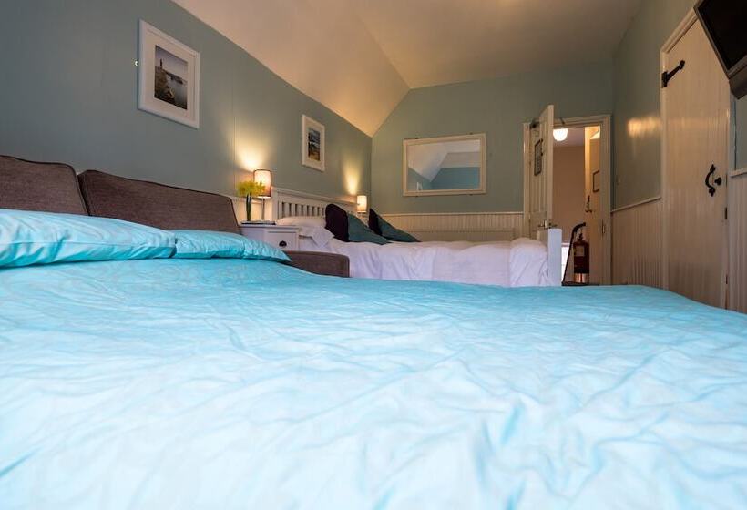 패밀리 룸, Broomfield House