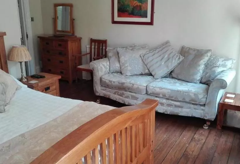 اتاق لوکس با تخت بزرگ, Broomfield House