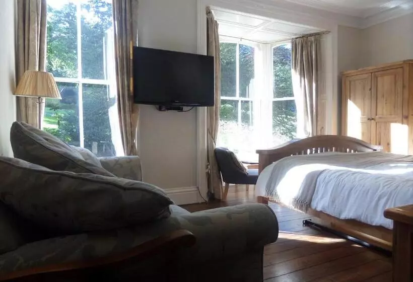 اتاق لوکس با تخت بزرگ, Broomfield House
