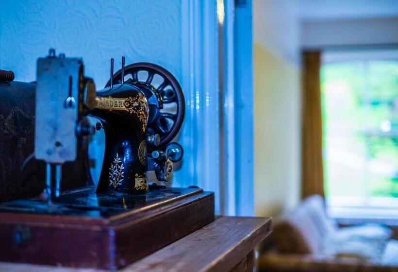 수피리어 패밀리 룸, Broomfield House