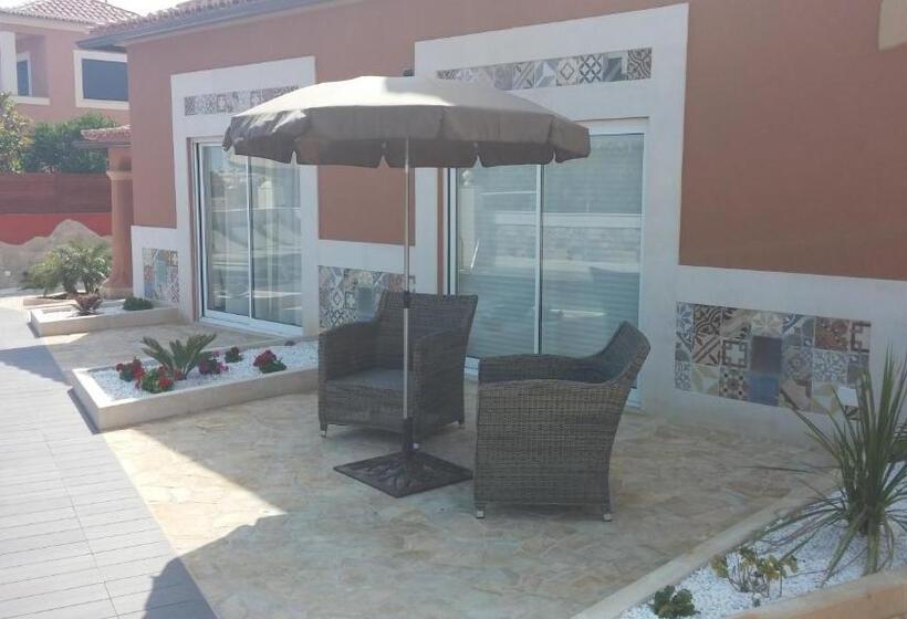 メゾネットスイート, Guesthouse D. Manuel I   Adults Only