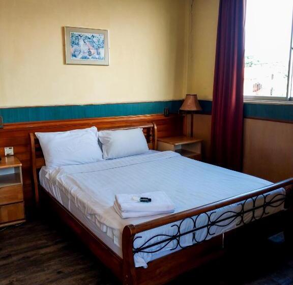 디럭스 룸, Hotel Holiday Park