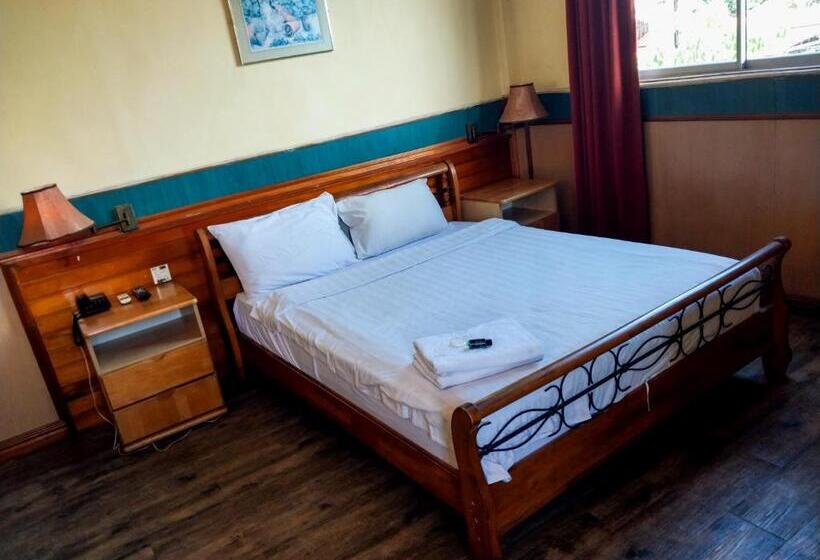 디럭스 룸, Hotel Holiday Park