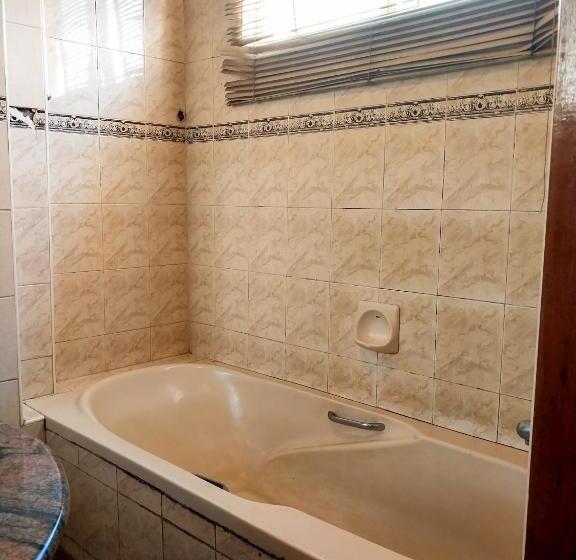 디럭스 룸, Hotel Holiday Park