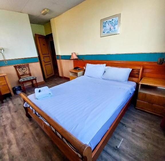 디럭스 룸, Hotel Holiday Park