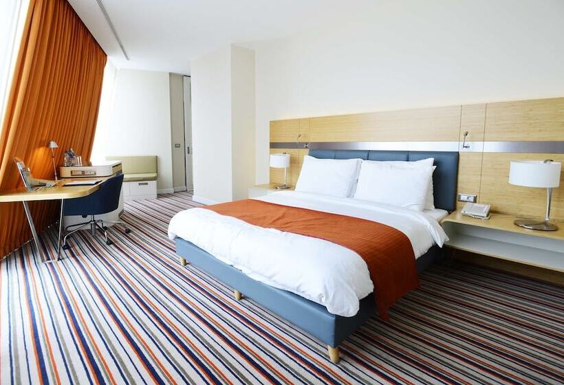 Standard Room, Radisson Blu Hotel Batumi