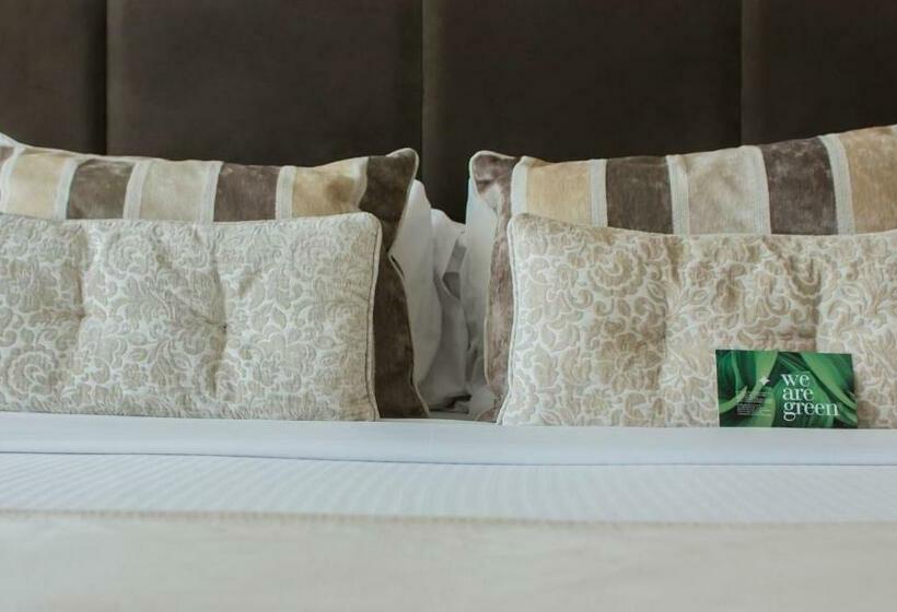 سوییت لوکس, Recoleta Grand