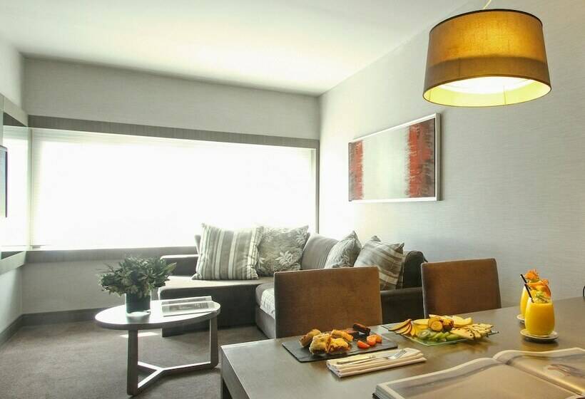 سوییت لوکس, Recoleta Grand