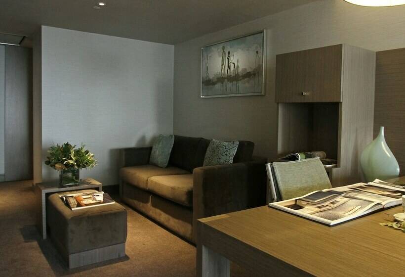 سوییت لوکس, Recoleta Grand