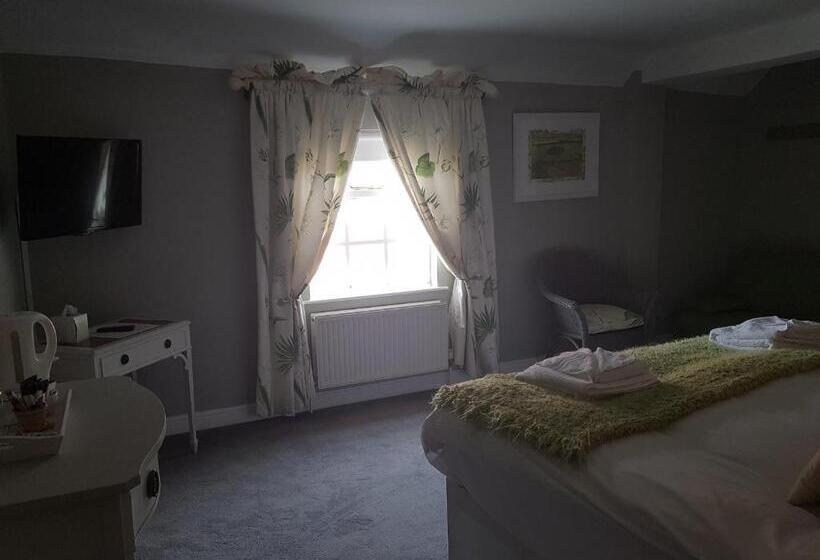 غرفة عائلية, The Angel Inn