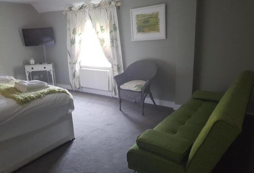 غرفة عائلية, The Angel Inn