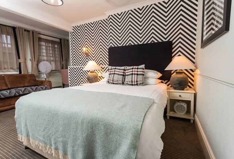 ファミリールーム, White Hart, Newmarket By Marston's Inns