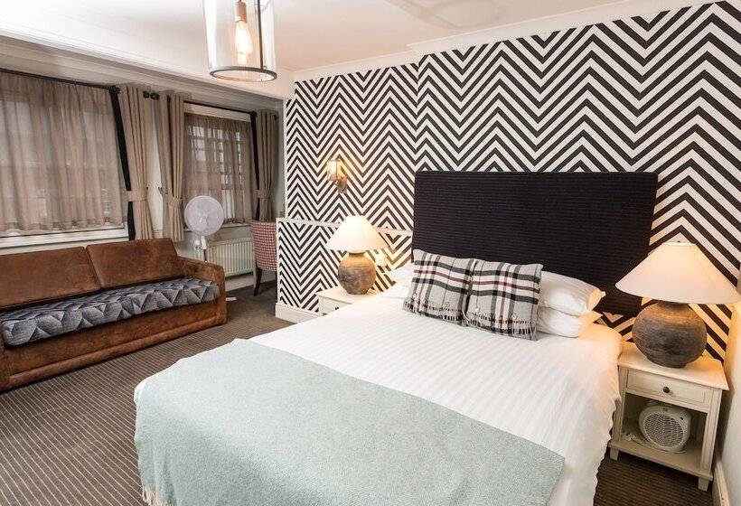 Номер Стандарт Трехместный, White Hart, Newmarket By Marston's Inns