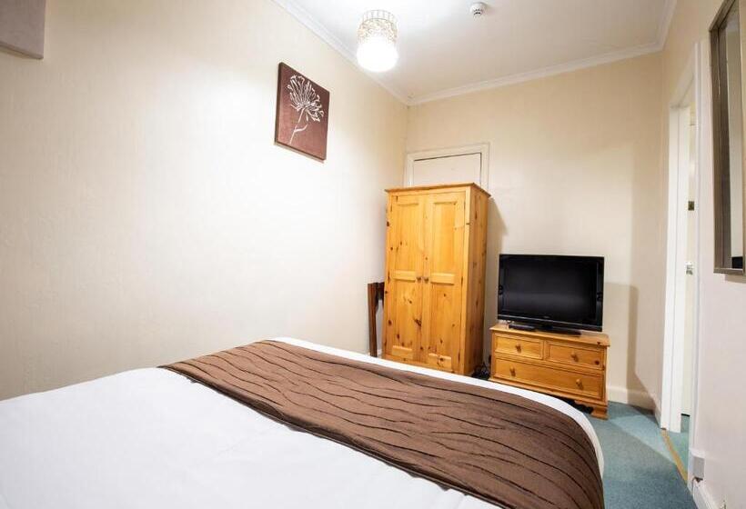 Четырехместный Номер Стандарт, Wincham Hall