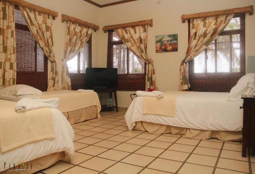 اتاق استاندارد سه نفره, Paraiso Rainforest And Beach