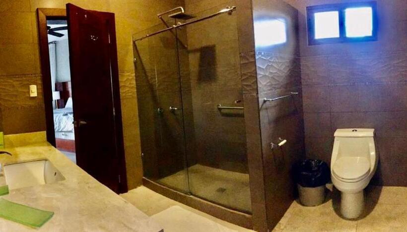 سوئیت پرزیدنت, Paraiso Rainforest And Beach