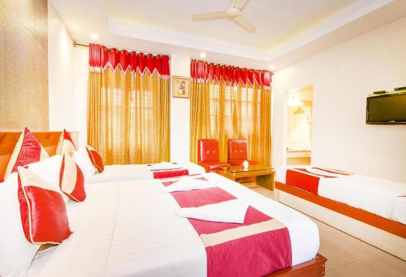 Superior Driepersoonskamer, Aishwarya Residency