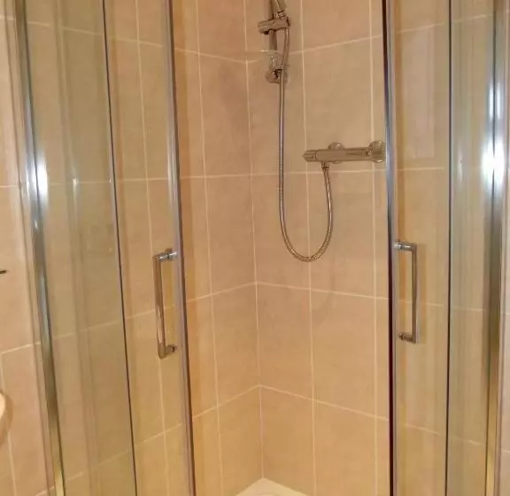 اتاق استاندارد با چشم‌انداز دریا, Britannia Guest House
