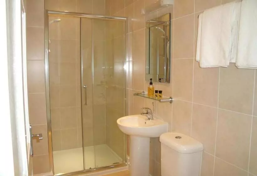 اتاق استاندارد با چشم‌انداز دریا, Britannia Guest House
