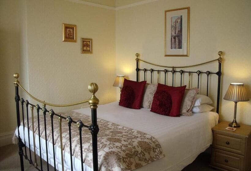 Номер Superior Вид на Море, Britannia Guest House