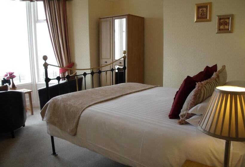 غرفة سوبيريور مطلّة علي البحر, Britannia Guest House