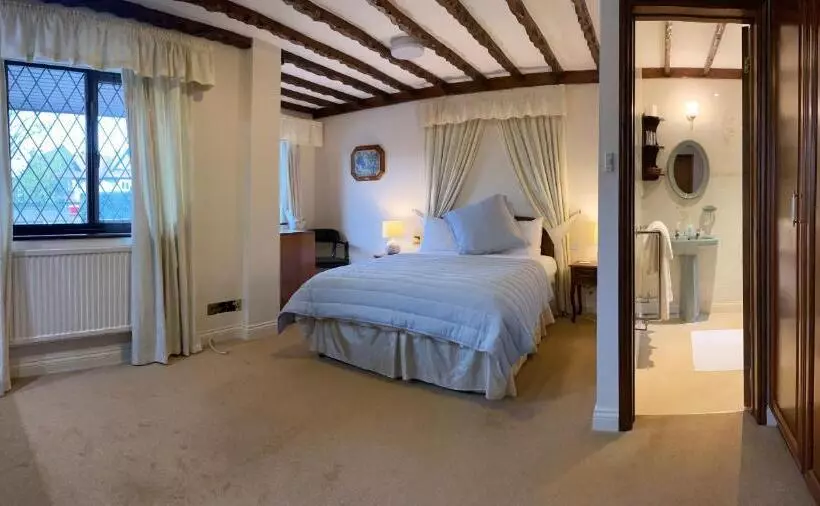 Perhehuone, Cotswold House