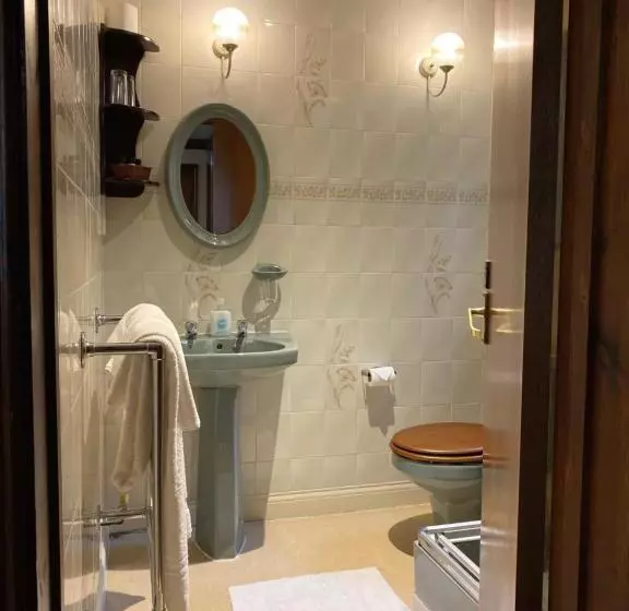 Standard Yhden Hengen Huone, Cotswold House