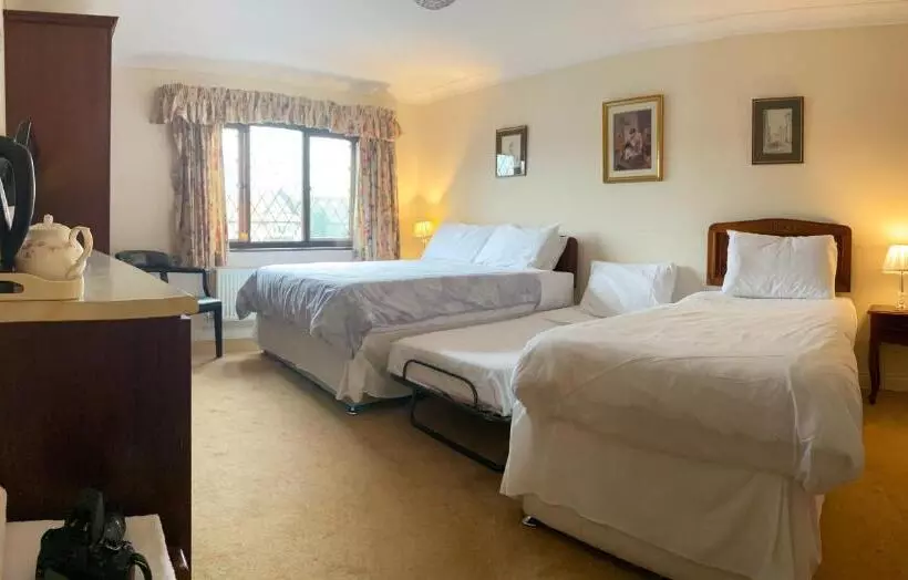 Standard Neljän Hengen Huone, Cotswold House