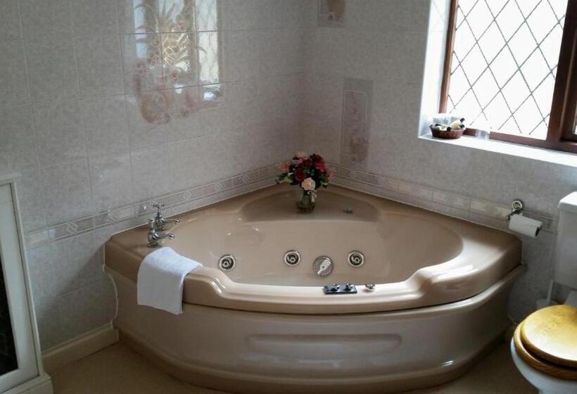 סוויטה דלוקס, Cotswold House