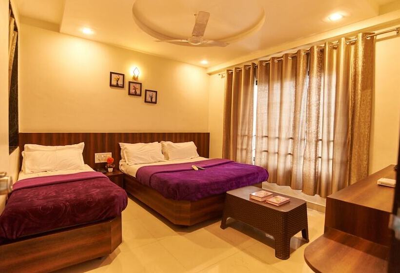 غرفة ديلوكس ثلاثية, Disha Palace