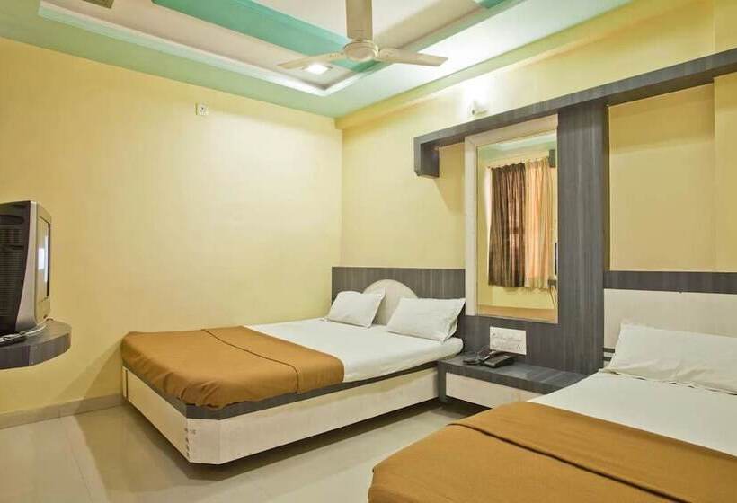 غرفة ديلوكس ثلاثية, Disha Palace