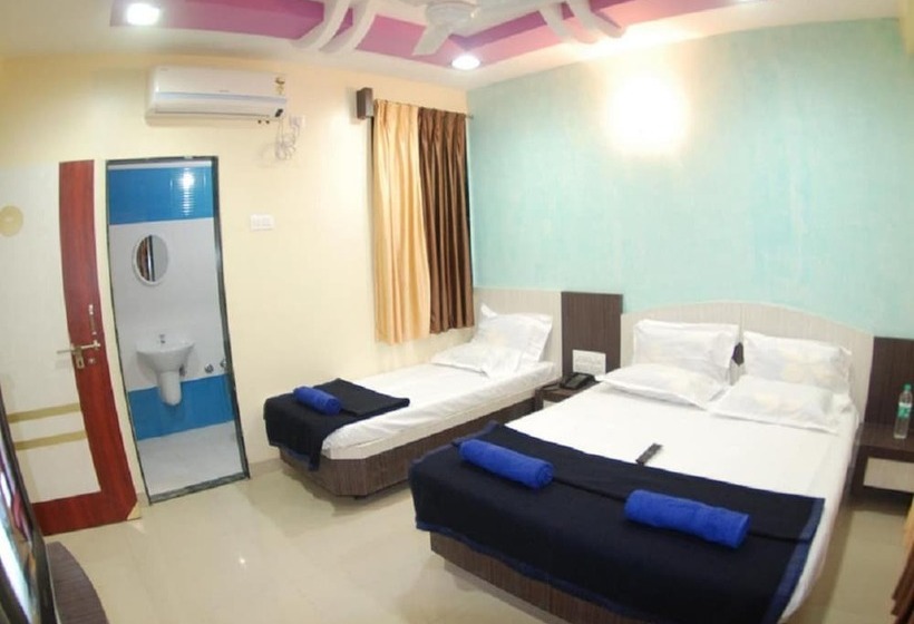 غرفة ديلوكس ثلاثية, Disha Palace