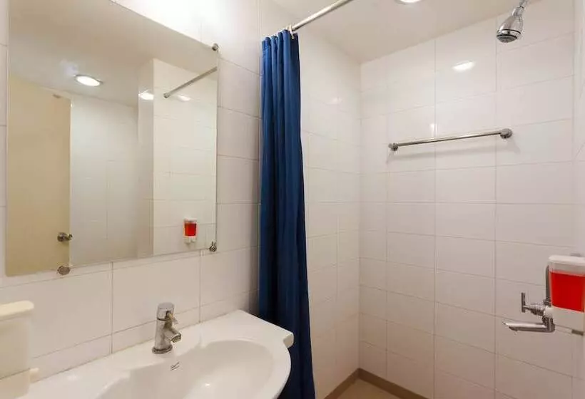 Chambre Standard, Ginger Vadodara