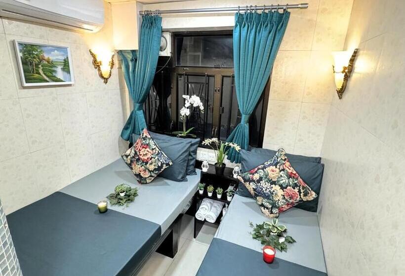 اتاق لوکس سه تخته, New International Guest House