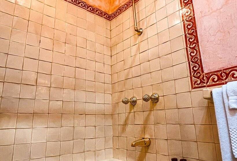 اتاق لوکس, Posada Del Angel