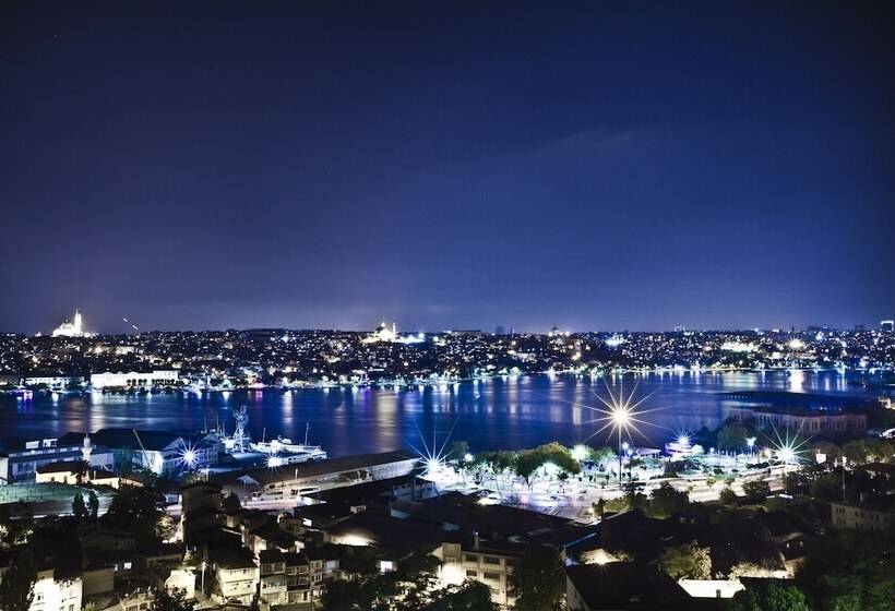 景色の見えるスイートルーム, Radisson Blu Hotel Istanbul Pera